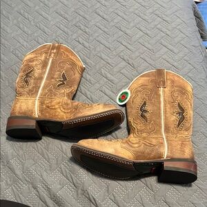 LAREDO WOMEN'S SPELLBOUND WESTERN PERFORMANCE BOOTS - BROAD SQUARE TOE